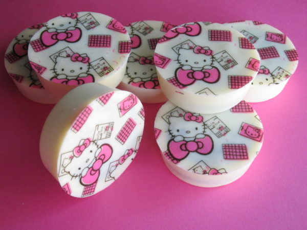 Hello Kitty Chocolate Covered Oreos – SweetTemptations.me